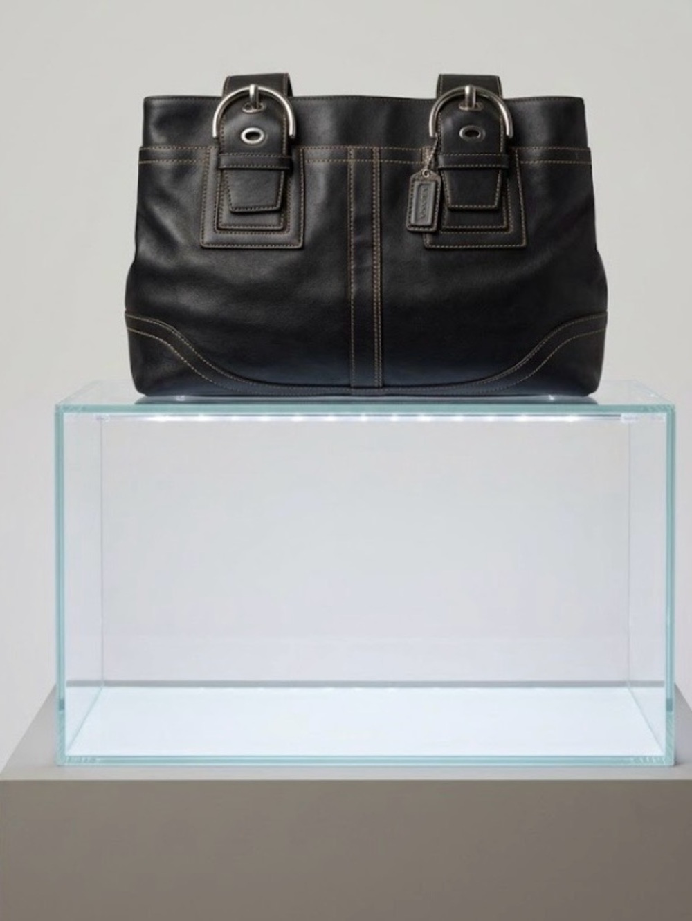 VERY CLASSY!!  Coach Black Leather Tote with Silver-Tone Hardware. (9. X. 15)